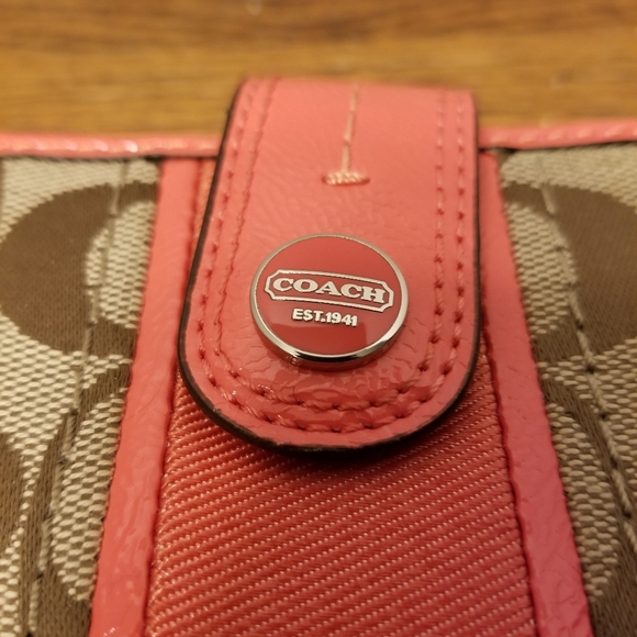NWT COACH wallet - Picture 3 of 6
